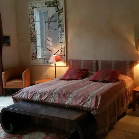 La De Diane Bed & Breakfast *